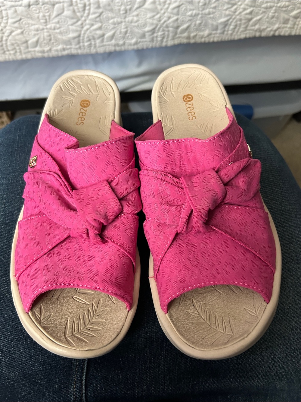 Bzees Women's Hot Pink Knotted Slide Sandals
